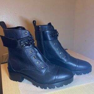 Karl Lagerfeld Paris Size 10M Black Lug Chelsea Ankle Women Boots